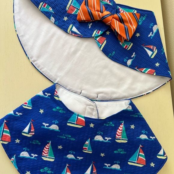 BOWTIE CAPES - Picture 4 of 6